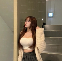 幽香 165cm 50kg E奶 23歲 #南部  8k 天然大奶 胸型又美 是奶控哥哥的首選   本人表示