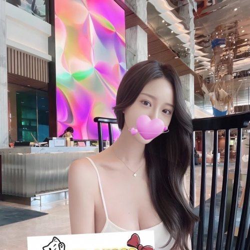 牛奶：166-E-48-23歲  氣質漂亮 整體的素質很高 胸型漂亮 又很敏感 可以乳交 也會主動