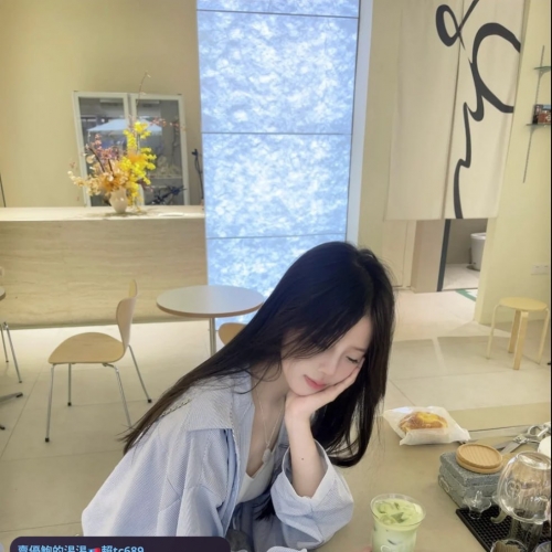 🖤朵朵  160cm.C奶.45kg.20歲  嬌羞小女生快~