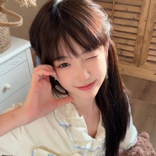 嗨！我是沒有毛毛的婷婷，我還是一枚學生，會兼職的原因很簡單（有錢拿、有炮打），被