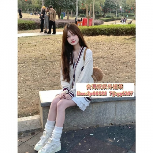 ❤️ 欣欣 155-19歲-小C-42kg ❤️ #妖妖中部可約 #鄰家乖巧學生妹 ~ 看似小小一隻發