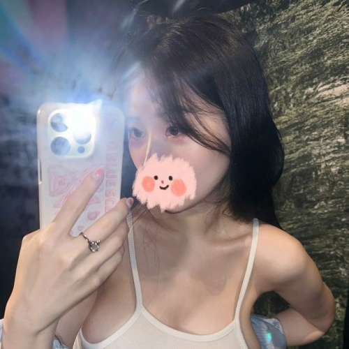 雪兒 160cm 50kg Fcup25歲叫聲又騷又嗲 小穴超緊會夾