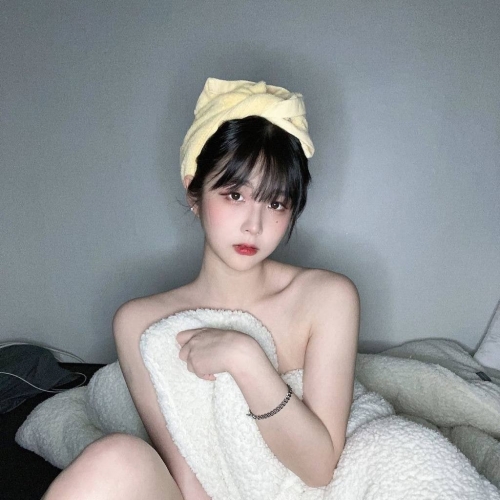 🤩乖乖  158cm/Ccup/45kg/19歲  🤩 #雙北 #新竹推薦 誘人小隻馬 身材好  #清秀可人