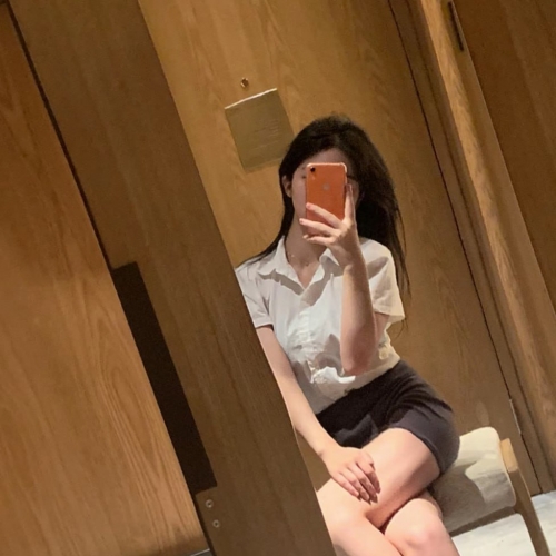 氣質長腿 甜美賣場小妹  不抽煙 無刺青 長腿身材