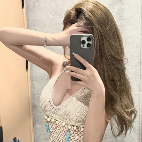 可鹽可甜 氣質溫婉 身姿柔美  肌膚如雪 舉止優雅